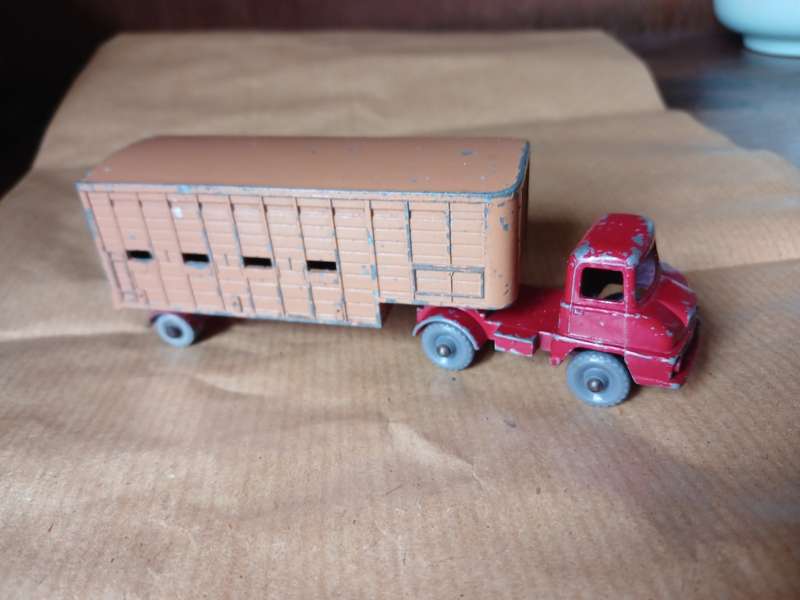 Matchbox Lesney no7 Major pack 1962 Thames Trader truck and Jennings Cattle  Wagon.
