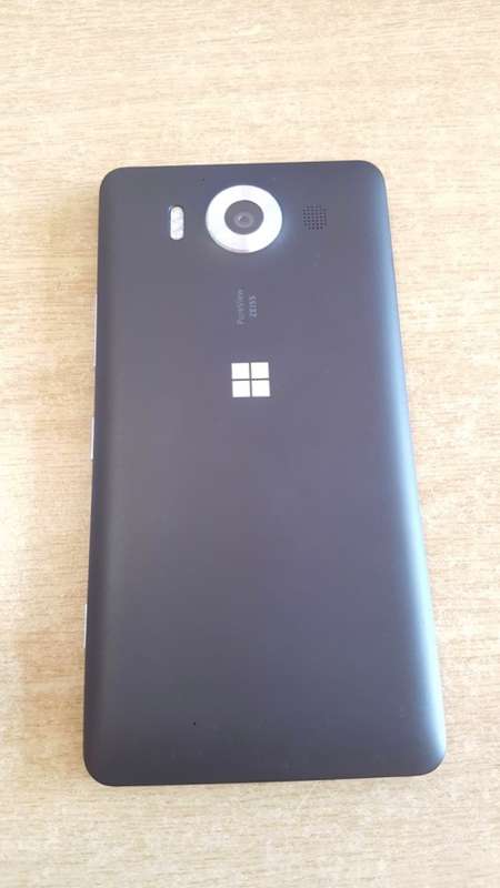 Microsoft Lumia 950 Black 32GB (Cracked Glass)
