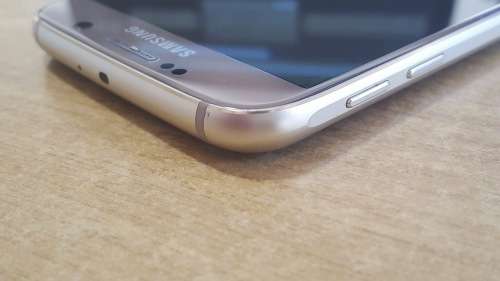 Samsung Galaxy S6 Gold (Broken Screen)