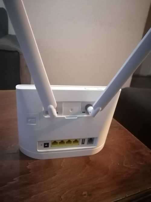 HUAWEI B315s-22 4G LTE WiFi + XPOL-6 Poynting Dual Polarised High Gain LTE Antenna