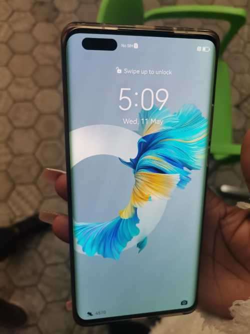 Huawei Mate 40 Pro 256GB  **3 months old** Mystic Silver