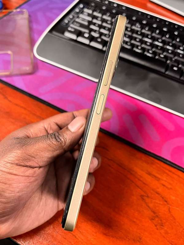 Vivo Y35 - 128GB - 8GB RAM - Dawn Gold