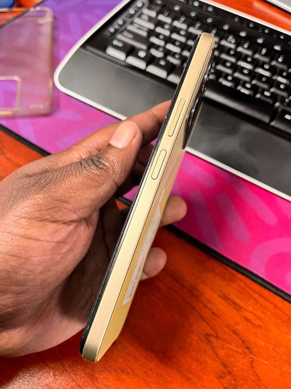 Vivo Y35 - 128GB - 8GB RAM - Dawn Gold