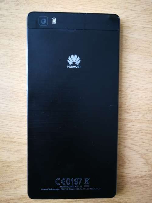 ORIGINAL HUAWEI P8 LITE - EXCELLENT CONDITION