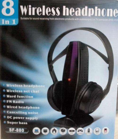 8 in 1 WIRELESS HEADPHONES