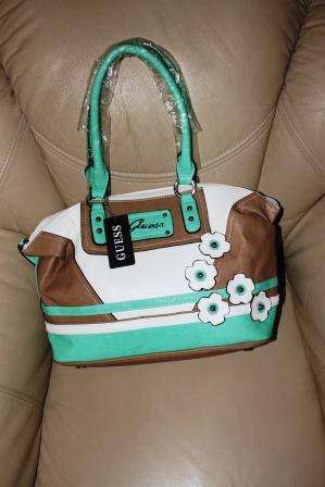 GUESS HANDBAG TURQUOISE AND WHITE
