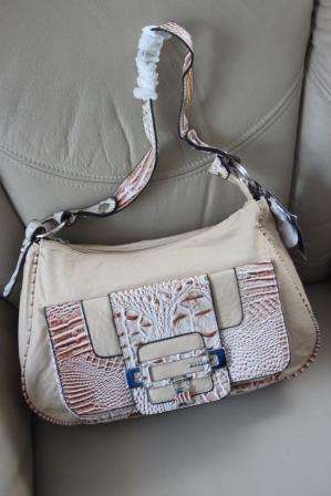 GUESS HANDBAG BEIGE