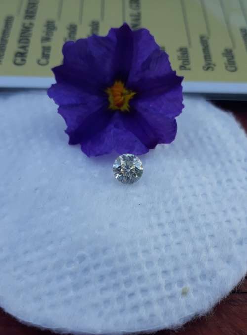 0.56ct  Round cut Diamond I colour Vs2