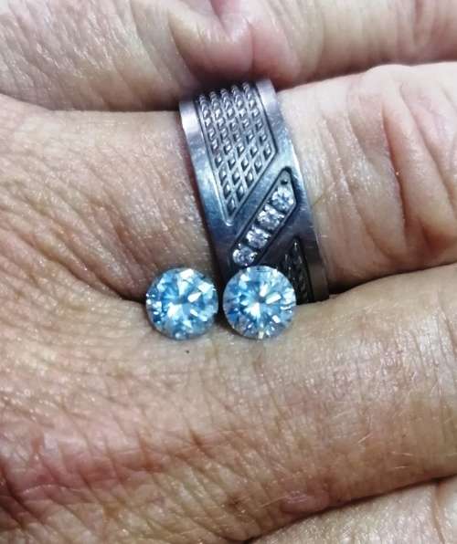 1.77tct Vvs1 Round H-I light Blue Loose Moissanite (Matched Pair)
