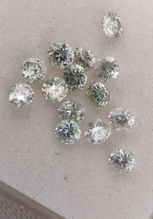 4.74cttw Vvs1 Round G-H White Loose Moissanite (14 stones and 1 stone per bid)