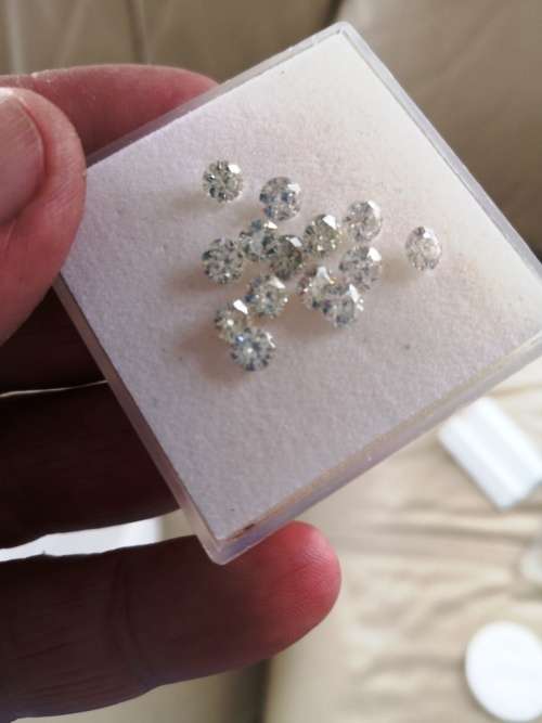 4.74cttw Vvs1 Round G-H White Loose Moissanite (14 stones and 1 stone per bid)