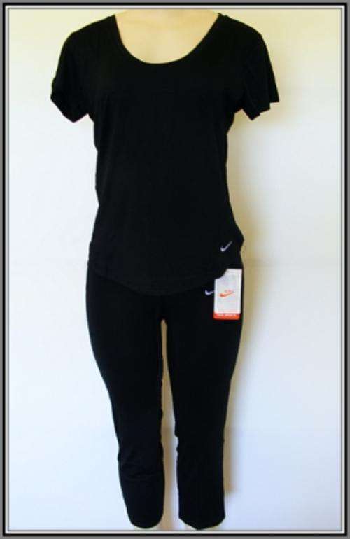 2 Piece Black Nike Gym suit - Size: XL
