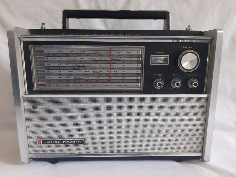 1968 NATIONAL PANASONIC RF-5000A VINTAGE TRANSISTOR RADIO