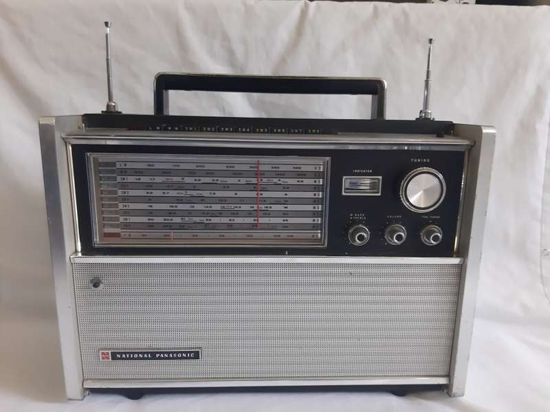 1968 NATIONAL PANASONIC RF-5000A VINTAGE TRANSISTOR RADIO