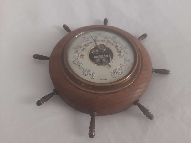 VINTAGE SHIP`S WHEEL BAROMETER