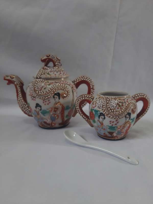 ANTIQUE MORIAGE DRAGONWARE TEA SET CIRCA 1945