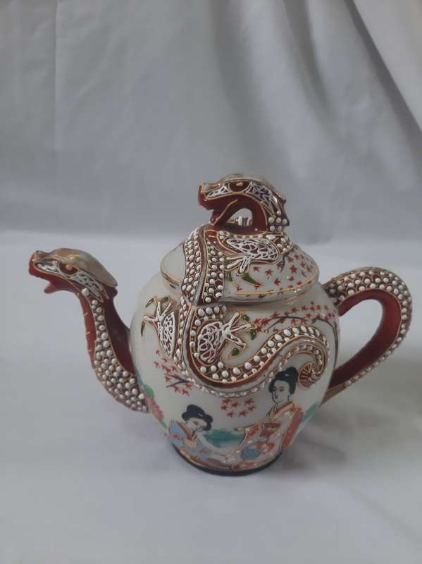 ANTIQUE MORIAGE DRAGONWARE TEA SET CIRCA 1945