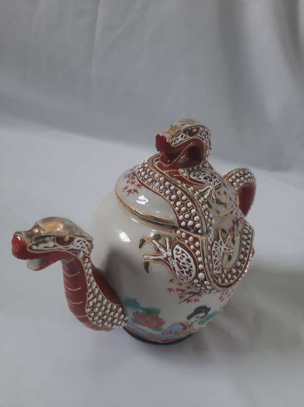 ANTIQUE MORIAGE DRAGONWARE TEA SET CIRCA 1945
