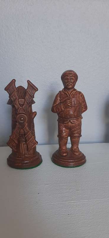 HOMAS 1970 EUROPEAN CHESS SET