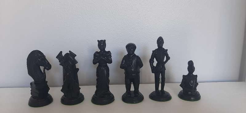HOMAS 1970 EUROPEAN CHESS SET