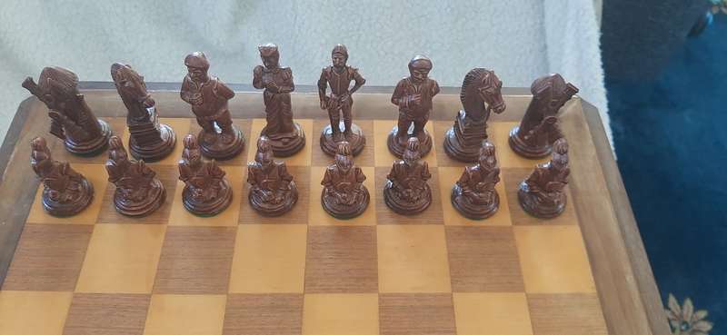 HOMAS 1970 EUROPEAN CHESS SET