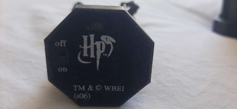 COLLECTORS HARRY POTTER CHESS SET - BOARD AND PIECES ARE LARGE!!!