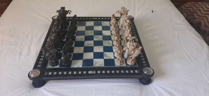 COLLECTORS HARRY POTTER CHESS SET - BOARD AND PIECES ARE LARGE!!!