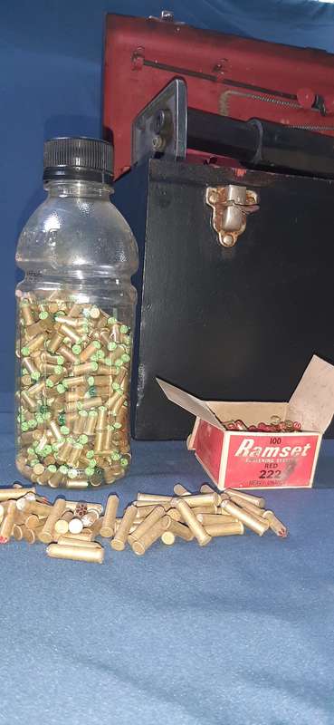 RAMSET 0.22 POWDER ACTUATED SYSTEM - TOOLBOX, GUN & +/- 1000 ROUNDS