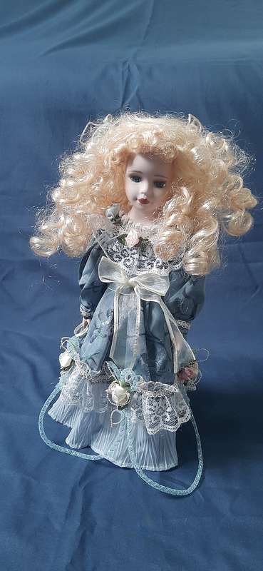 MASSIVE COLLECTION OF LARGE VINTAGE PORCELAIN DOLLS