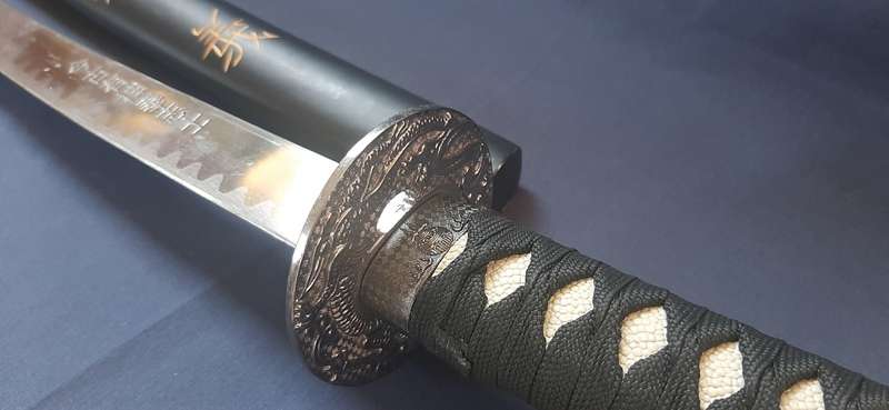 LARGE JAPANESE KATANA SWORD