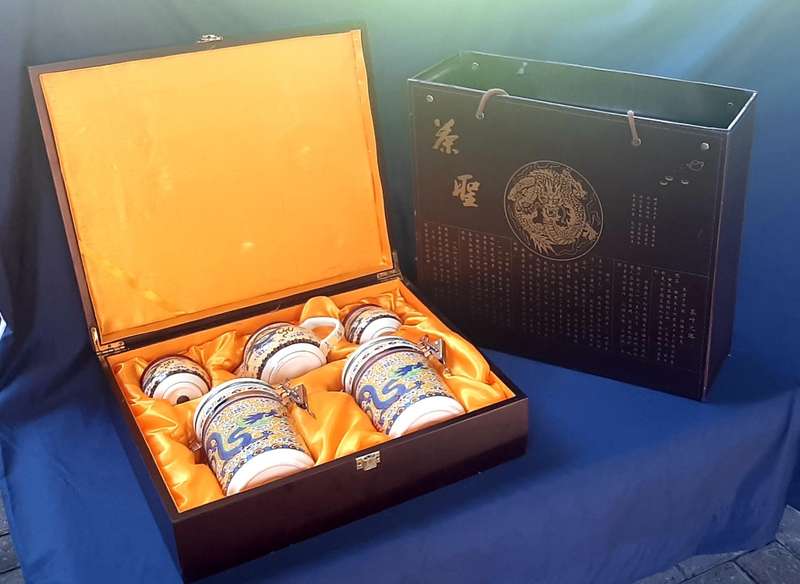 VINTAGE BOXED DRAGON CHINESE TEA SET