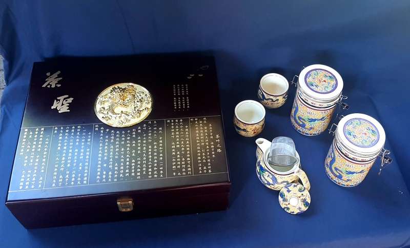 VINTAGE BOXED DRAGON CHINESE TEA SET