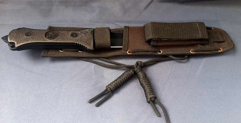 LARGE HUNTING DAGGER WITH SHEATH
