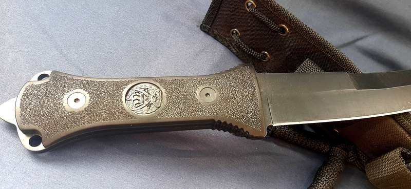 LARGE HUNTING DAGGER WITH SHEATH