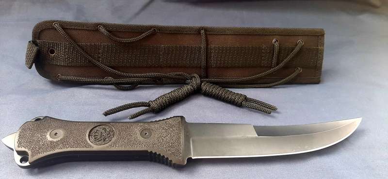 LARGE HUNTING DAGGER WITH SHEATH