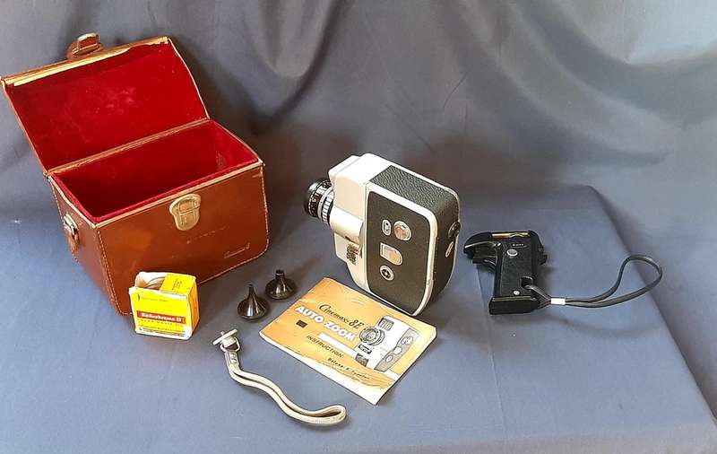 VINTAGE CINEMAX 8E AUTO ZOOM CAMERA WITH ACCESSORIES