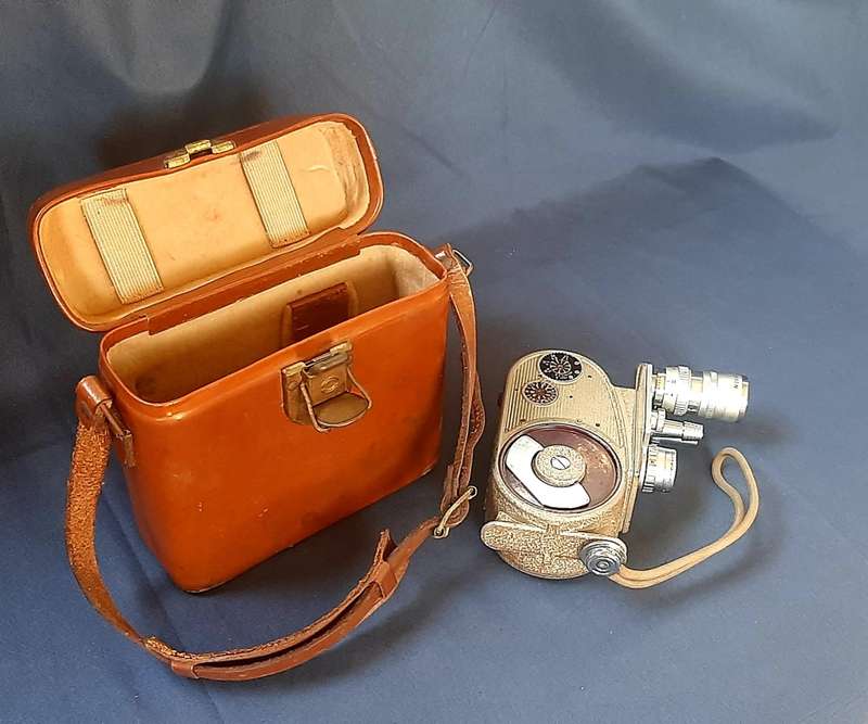 VINTAGE G.B. BELL & HOWELL DOUBLE RUN EIGHT MODEL 605
