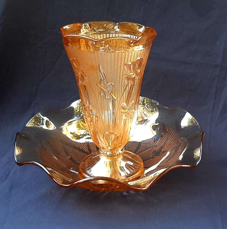 VINTAGE CARNIVAL VASE AND BOWL SET