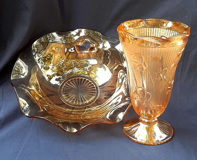 VINTAGE CARNIVAL VASE AND BOWL SET