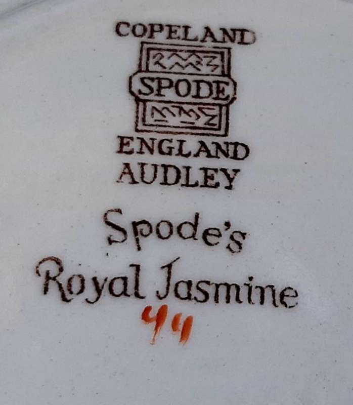 HUGE LOT OF AUTHENTIC SPODE TABLEWARE