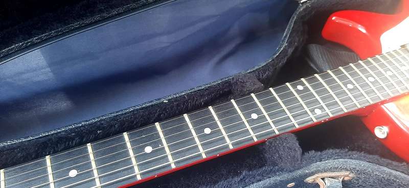 VINTAGE SUNBURST KIMBERLEY ELECTRIC GUITAR WITH HARD CARRY CASE