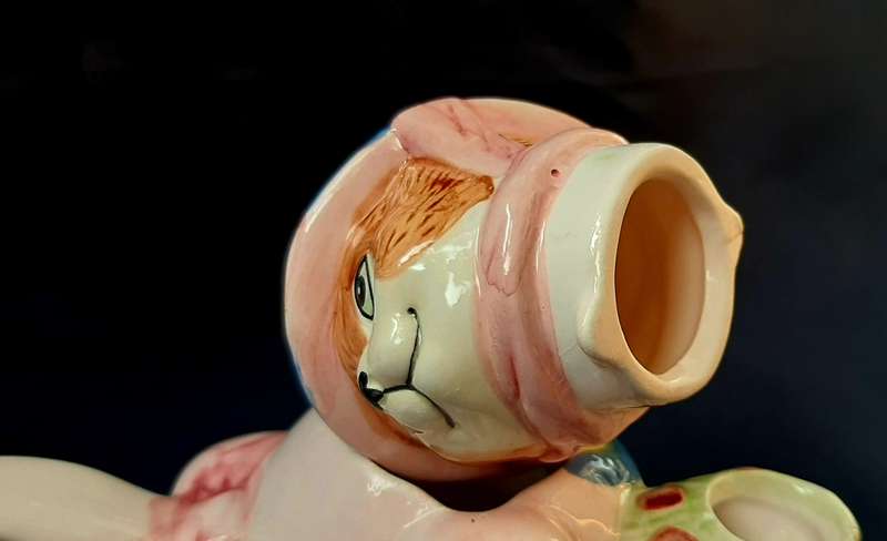CUTE & WHIMSICAL CERAMIC TEA POT IN PERFECT CONDITION!!!