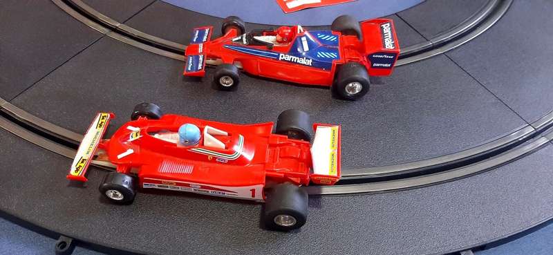 VINTAGE POLISTIL GRAND PRIX SET - FIGURE 8 TRACK