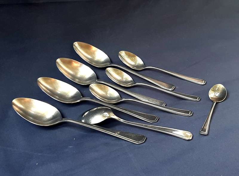 VINTAGE G&H 18-10 SPOON SET
