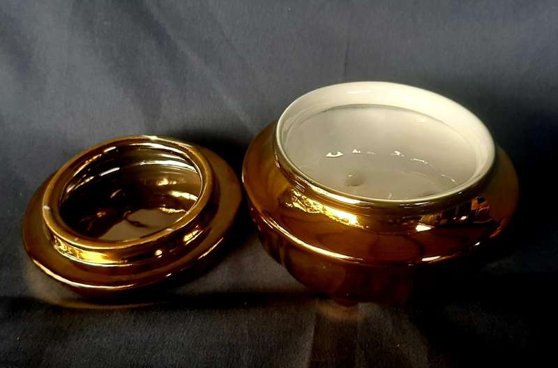 VINTAGE GOLD HUE CERAMIC BOWL WITH LID