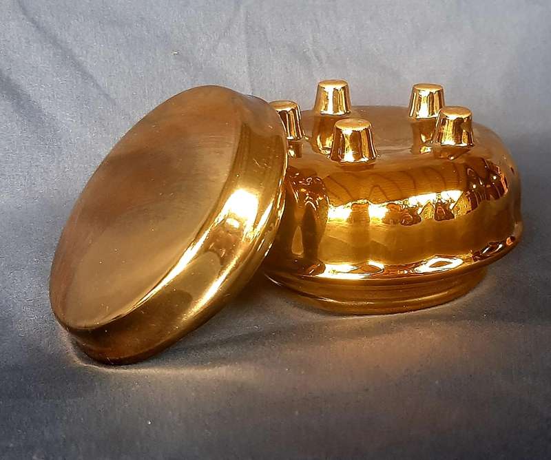 VINTAGE GOLD HUE CERAMIC BOWL WITH LID