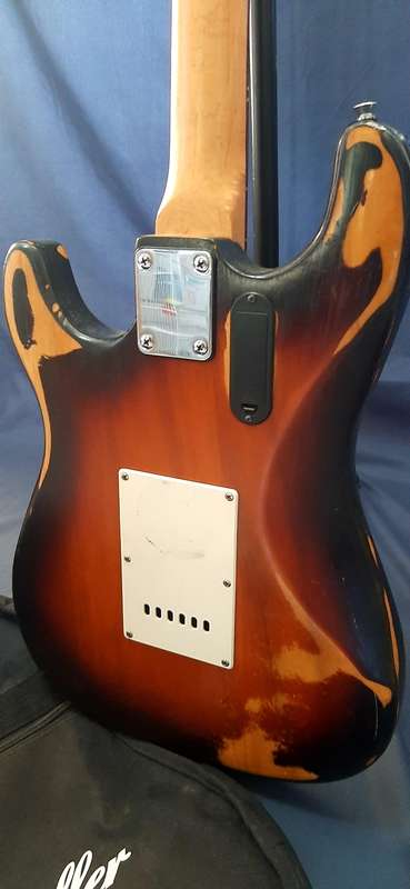 VINTAGE RITMULLER ELECTRIC GUITAR WITH ORIGINAL CARRY BAG