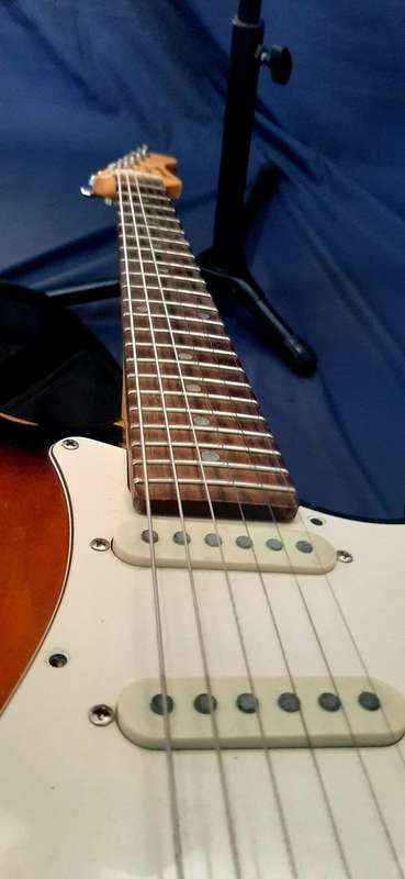 VINTAGE RITMULLER ELECTRIC GUITAR WITH ORIGINAL CARRY BAG