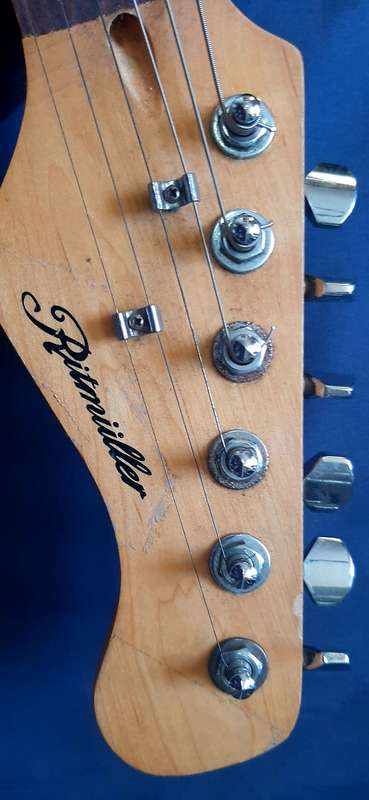 VINTAGE RITMULLER ELECTRIC GUITAR WITH ORIGINAL CARRY BAG
