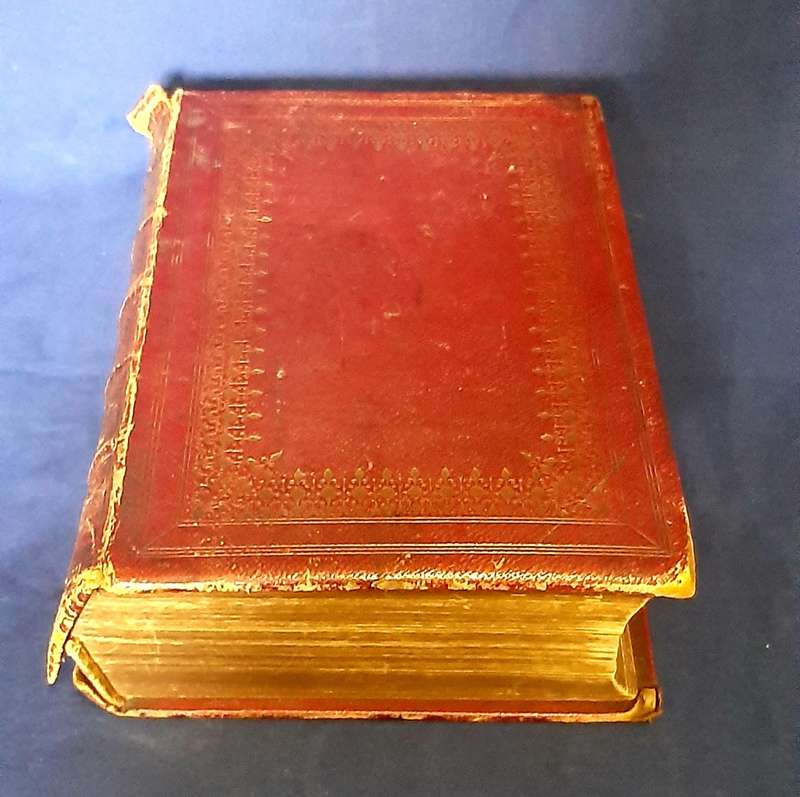157-YEAR-OLD ANTIQUE BOOK OF COMPLETE WORKS ROBERT BURNS WITH STEEL ENGRAVED PORTRAITS